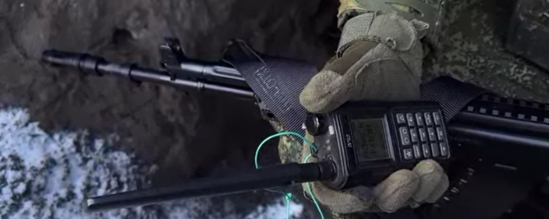 Минобороны России показало охоту рэбовцев за дронами ВСУ - Sputnik Латвия, 1920, 16.02.2026