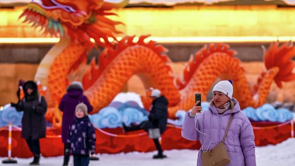 Фестиваль китайских фонарей в Санкт-Петербурге - Sputnik Латвия