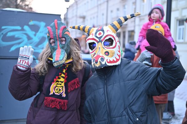 На фото: участники шествия в честь Ужгавенеса. - Sputnik Латвия