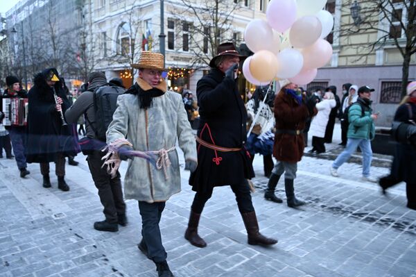 На фото: участники шествия в честь Ужгавенеса. - Sputnik Латвия