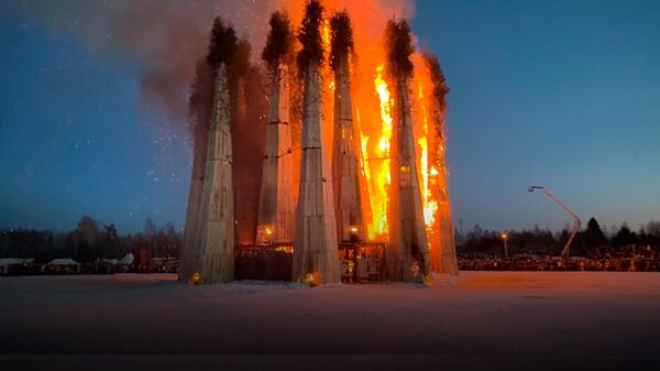 Маски, хороводы и сожжение… целого города - Sputnik Латвия