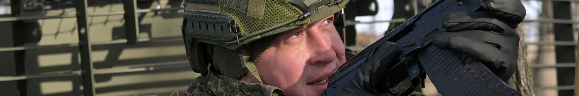 Работа топливозаправщиков группировки войск Запад - Sputnik Латвия, 1920, 28.02.2022