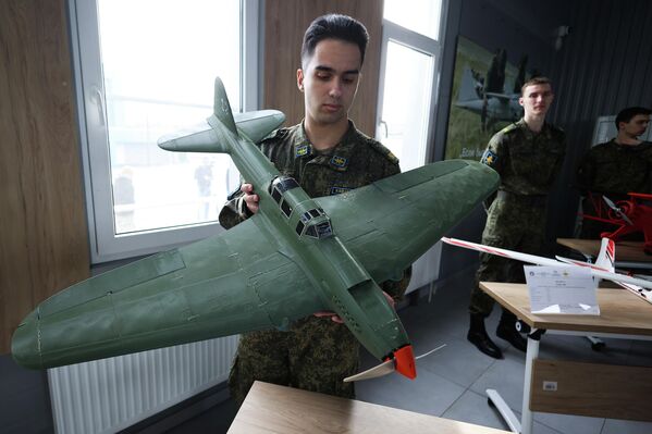 Цель форума – привлечь молодежь в сферу беспилотных систем и робототехнических комплексов - Sputnik Латвия