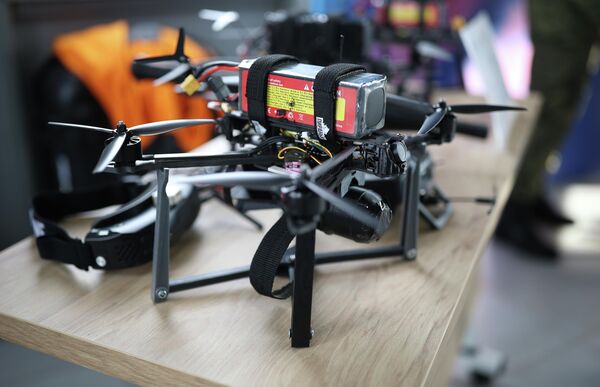 На фото: дрон-камикадзе  - Sputnik Латвия