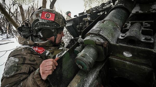 Боевая работа артиллерии спецназа Ахмат МО РФ на Сумском направлении - Sputnik Латвия