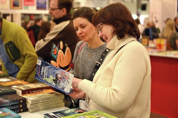 Ежегодно в ярмарке участвуют до 300 издательств. - Sputnik Латвия