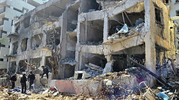 Разрушения в Тель-Авиве в результате ракетной атаки со стороны Ирана - Sputnik Латвия