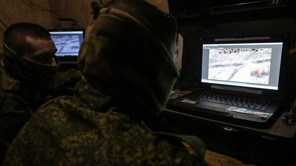 Боевая работа операторов БПЛА Орлан в зоне СВО - Sputnik Латвия