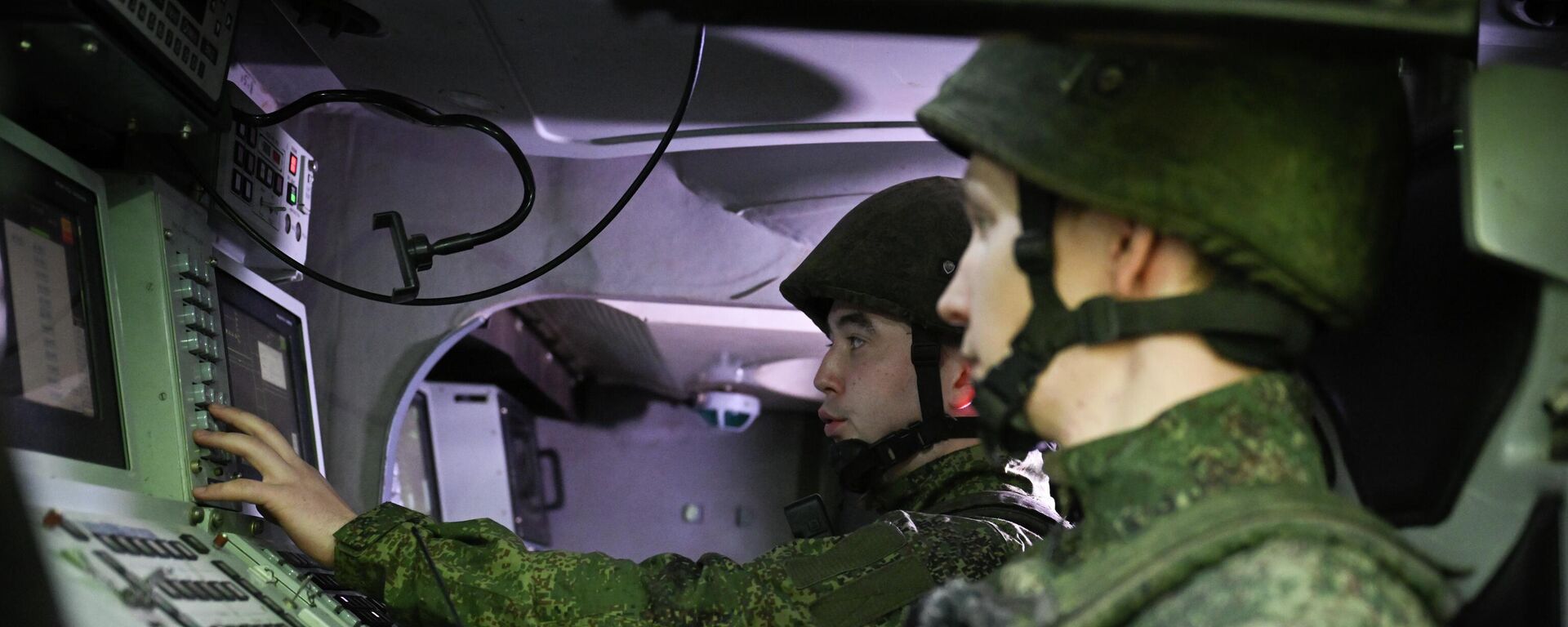 Зенитчики ВС РФ перехватили управляемые авиабомбы ВСУ в Донбассе - Sputnik Латвия, 1920, 05.03.2026