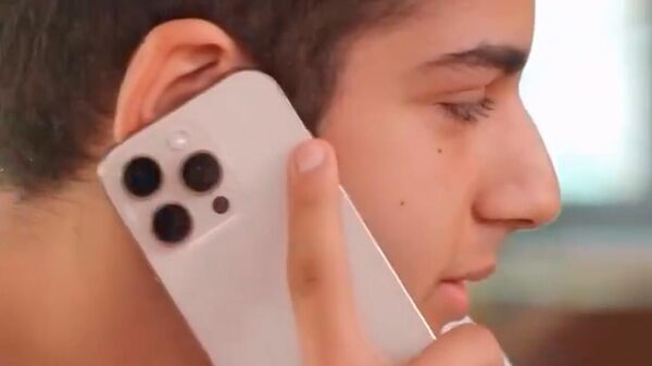 Стоп-кадр видеоролика латвийского Фонда интеграции общества - Sputnik Латвия