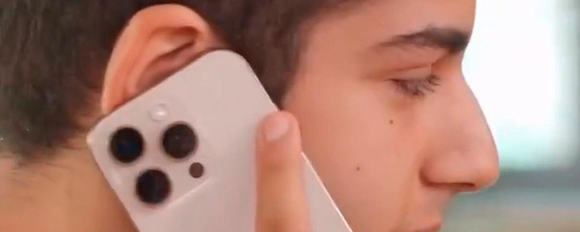 Стоп-кадр видеоролика латвийского Фонда интеграции общества - Sputnik Латвия, 1920, 05.03.2026