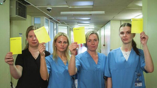 Акция латвийских врачей  - Sputnik Латвия