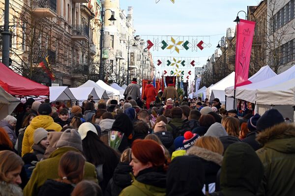 В Вильнюсе 6-8 марта проходит ярмарка Казюкаса, символизирующая начало весны. - Sputnik Латвия