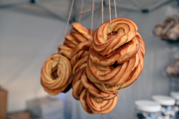 На Аллее чудес приглашенные ремесленники и производители продуктов питания из пяти этнографических регионов Литвы представят истории ремесел и вкусов. - Sputnik Латвия