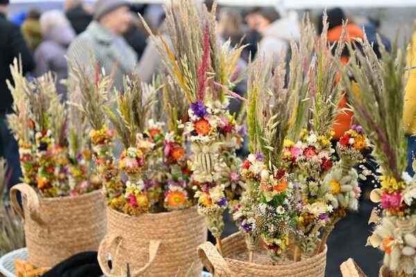 На фото: продукция, представленная на ярмарке Казюкаса в Вильнюсе. - Sputnik Латвия