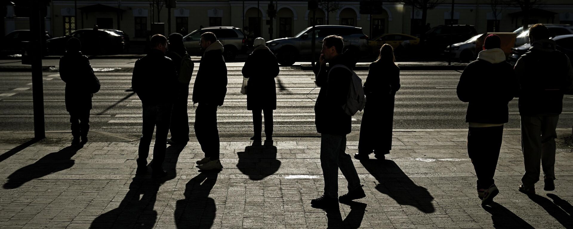Люди на улице - Sputnik Латвия, 1920, 04.05.2026