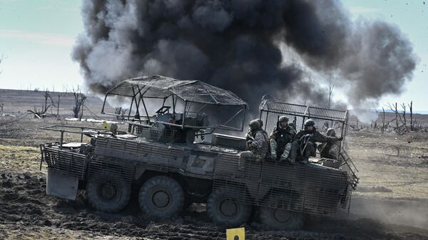 Боевое слаживание штурмовых подразделений ВС РФ в зоне СВО - Sputnik Латвия