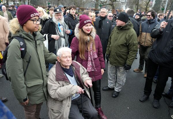 Для всех собравшихся очень важно отдать дань памяти тем, кто в годы войны стал пособниками гитлеровцев. - Sputnik Латвия