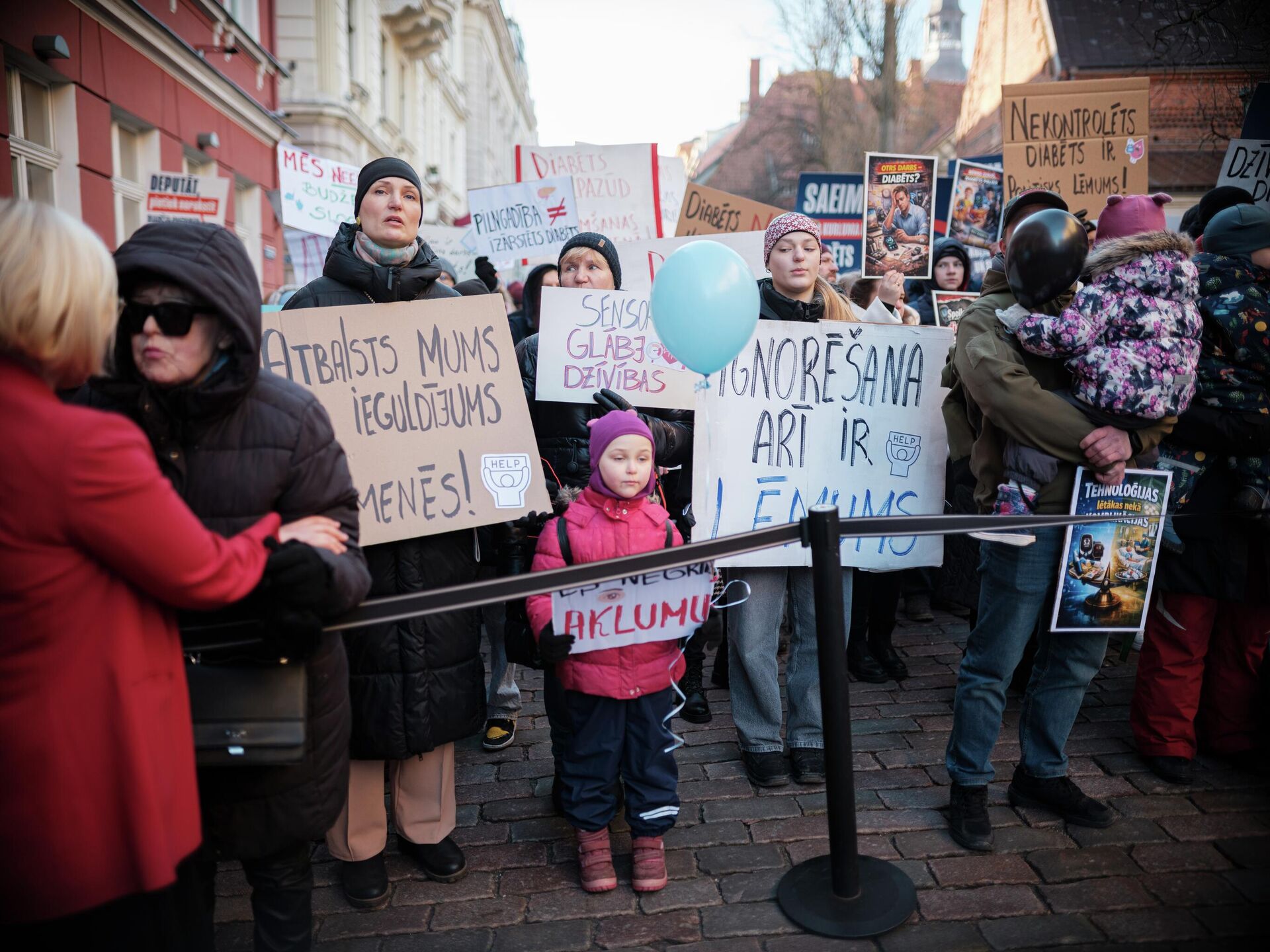 Акция протеста Латвийской Ассоциации диабета у здания Сейма в Риге - Sputnik Латвия, 1920, 19.03.2026