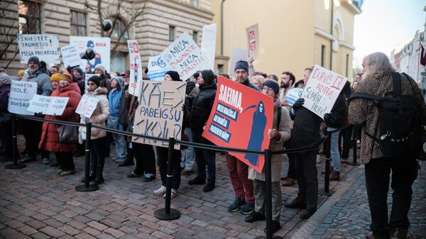 Акция протеста Латвийской Ассоциации диабета у здания Сейма в Риге - Sputnik Латвия