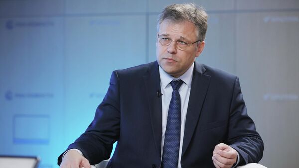 Посол по особым поручениям МИД России по преступлениям киевского режима Родион Мирошник - Sputnik Латвия