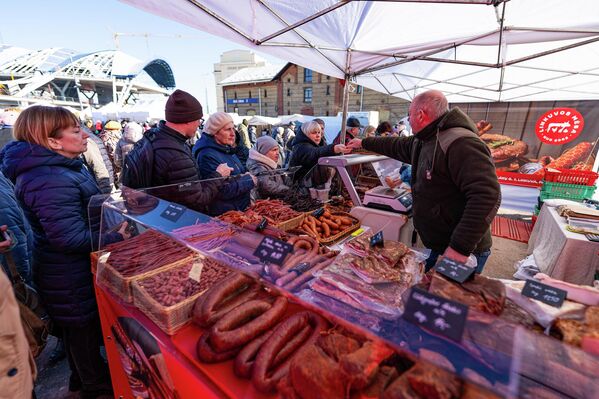 В этом году в мероприятии принимают участие более 60 ремесленников и кулинаров со всей Литвы - Sputnik Латвия