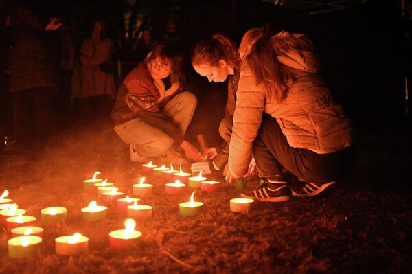 Место мероприятия выбрано не случайно. По легенде, долина Швентарагис была священным местом, где располагался храм Перкунаса (бога грома).  - Sputnik Латвия
