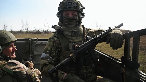 Военнослужащие ВС России в зоне СВО - Sputnik Латвия