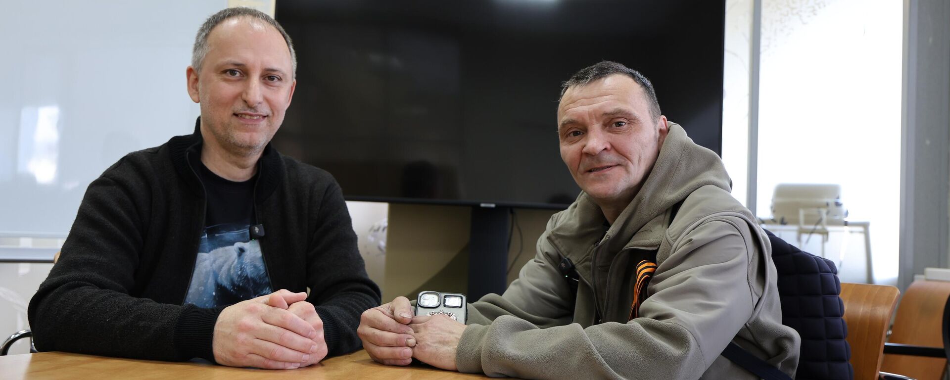 Юрий Жеребков: Латвия едина только в публичном пространстве, на кухнях латыши поддерживают Россию - Sputnik Латвия, 1920, 25.03.2026