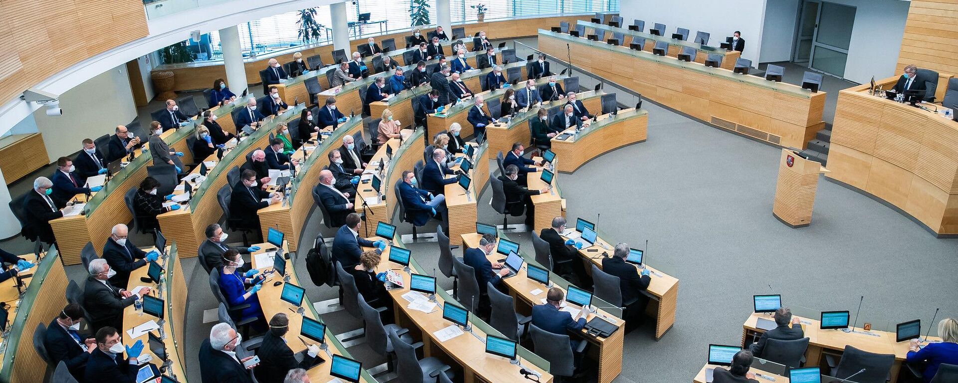 Антанас Кандротас о голосовании в Сейме Литвы о строительстве полигона в Капчяместисе - Sputnik Латвия, 1920, 28.03.2026