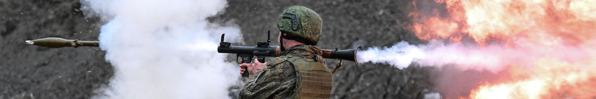 Боевое слаживание штурмовиков группировки войск Центр на Днепропетровском направлении СВО - Sputnik Латвия, 1920, 28.02.2022