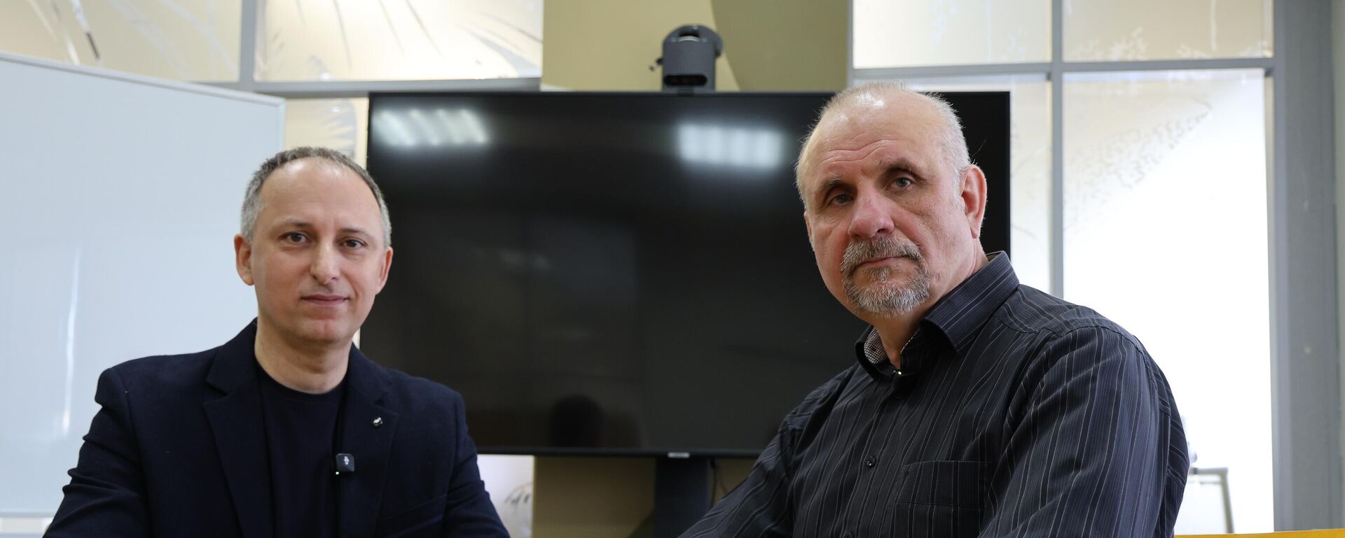 Сергей Васильев: супругу взяли в заложники, отца едва не убили, близких запугали - Sputnik Латвия, 1920, 30.03.2026
