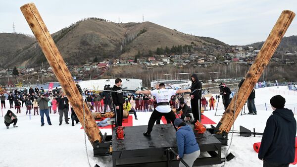 Состязания по силовому экстриму на международном фестивале Siberian Power Show в Красноярске - Sputnik Латвия