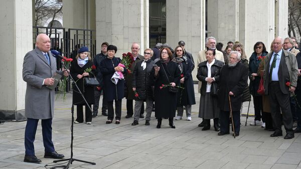 Открытие мемориальной доски дипломату Валентину Фалину в Москве - Sputnik Латвия