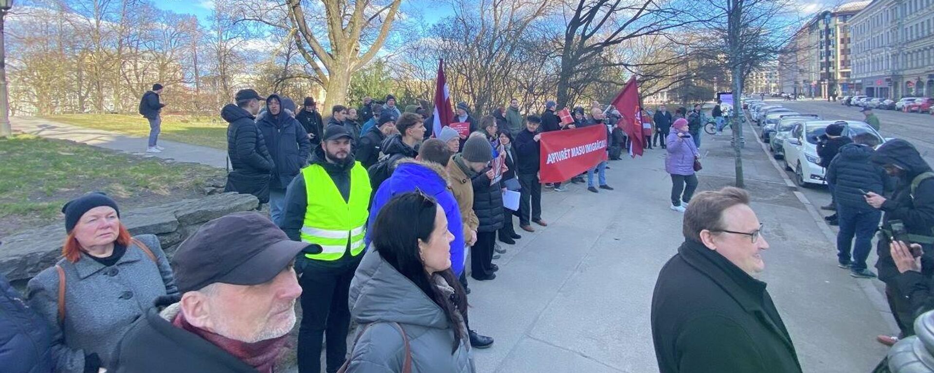 Акция протеста в Риге против миграционной политики Латвии - Sputnik Латвия, 1920, 10.04.2026