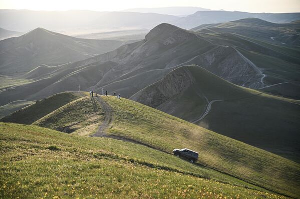 Вид на ландшафтно-рекреационный парк с горы Джан-Кутаран  - Sputnik Латвия