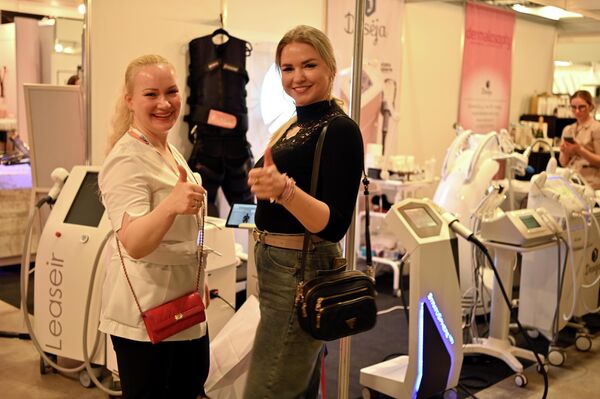 На мероприятии было несколько зон, распределенных по темам - дерматология, косметология, эстетическая медицина, SPA. - Sputnik Латвия