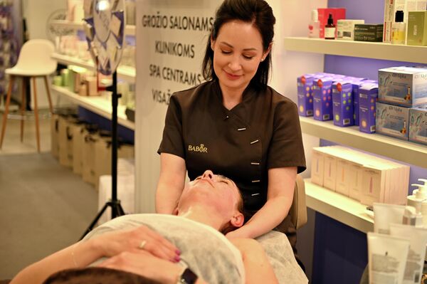 На фото: участники выставки Pelenė - 2026. - Sputnik Латвия