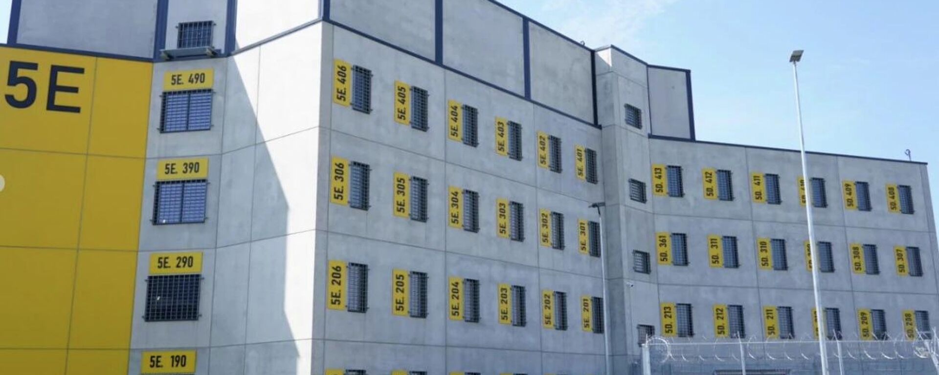 Здание тюрьмы в Лиепае - Sputnik Латвия, 1920, 20.04.2026