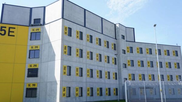 Здание тюрьмы в Лиепае - Sputnik Латвия