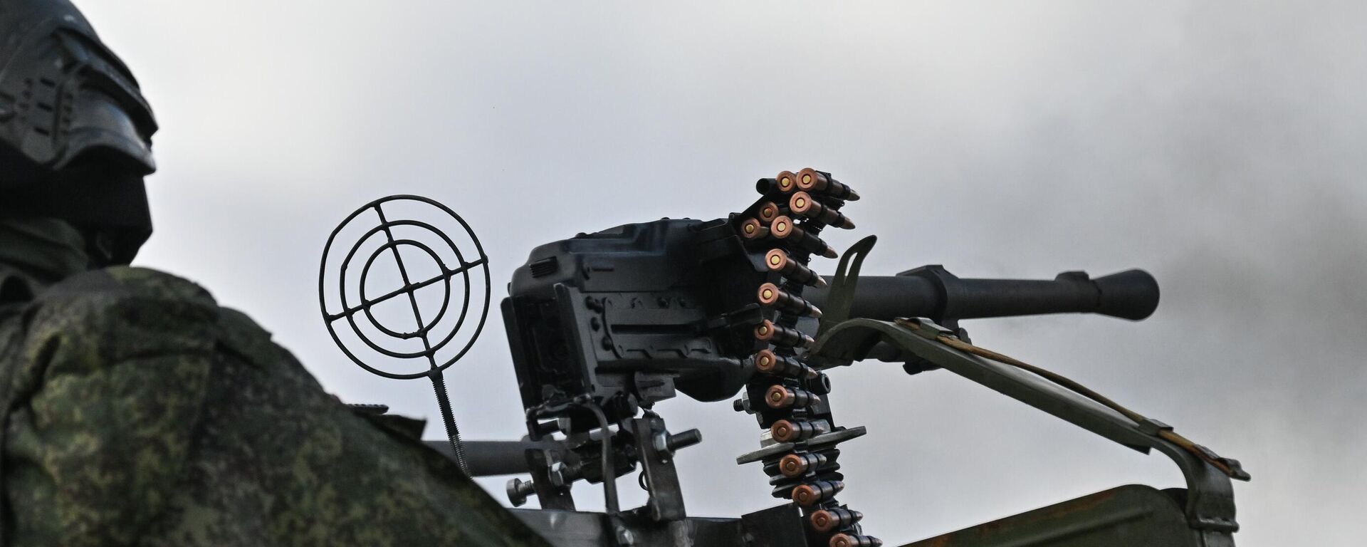 Военнослужащий ВС России в зоне СВО - Sputnik Латвия, 1920, 04.05.2026