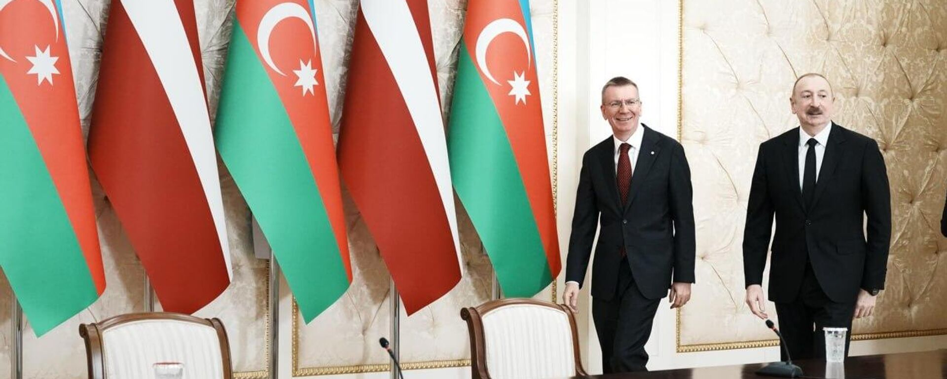 Президент Латвии Эдгарс Ринкевичс и президент Азербайджана Ильхам Алиев на встрече в Баку - Sputnik Латвия, 1920, 23.04.2026