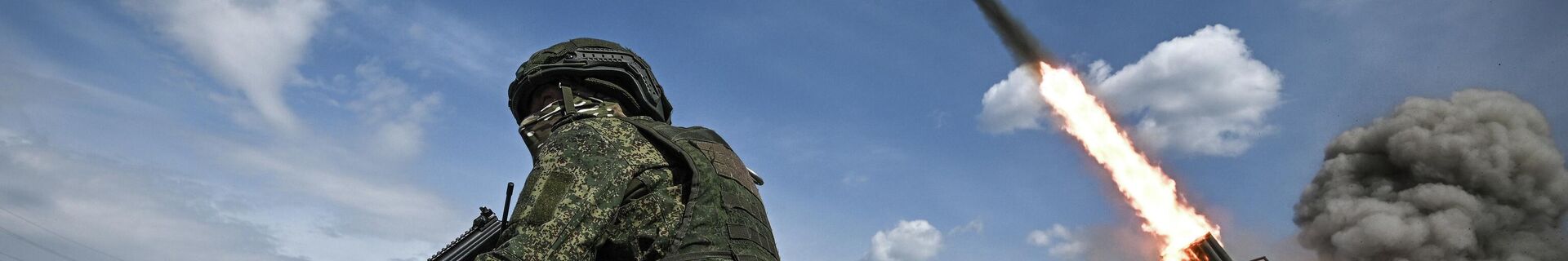 Боевая работа артиллеристов группировки войск Запад на Купянском участке фронта - Sputnik Латвия, 1920, 28.02.2022