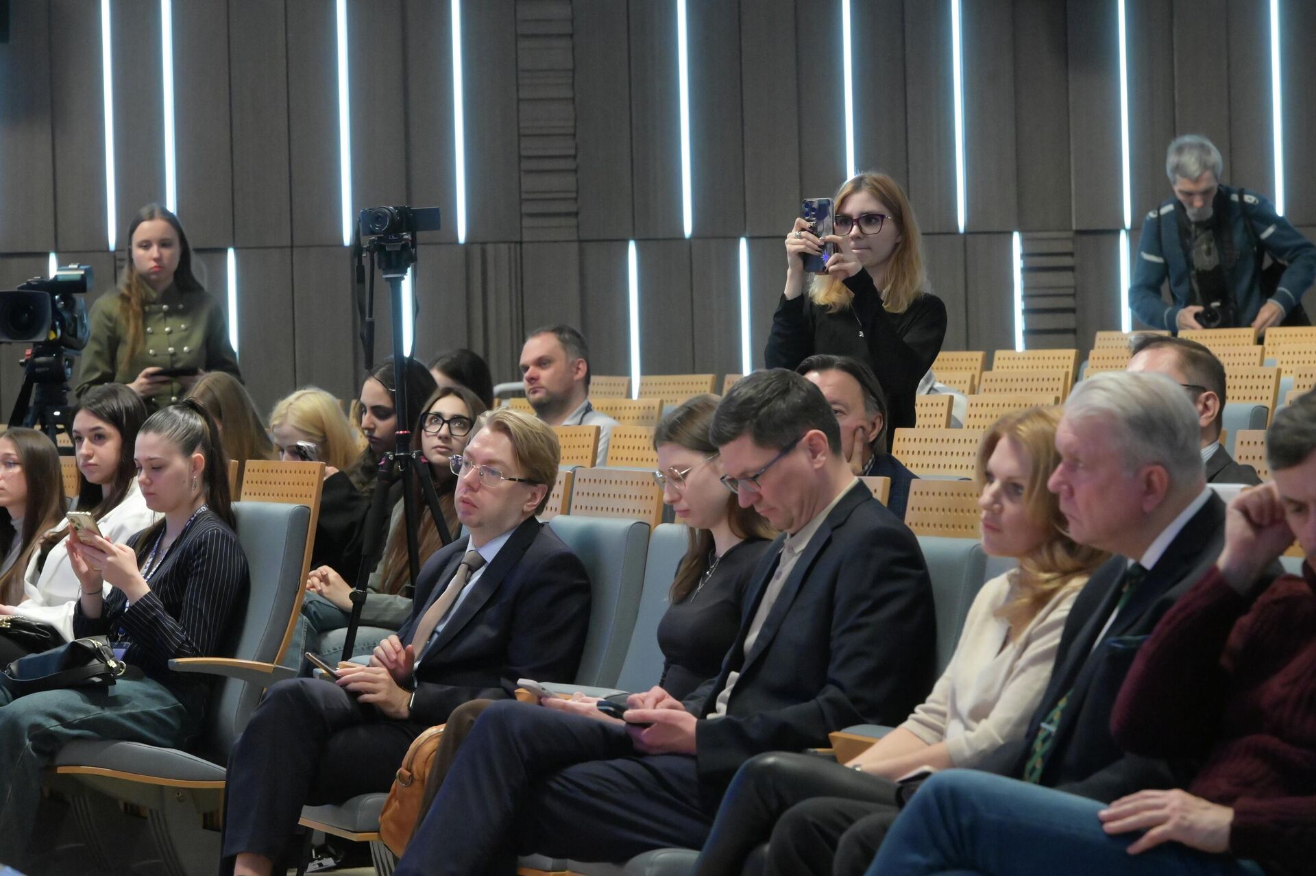 Пресс-показ документального фильма День Победы в Прибалтике. Вчера, сегодня, завтра - Sputnik Латвия, 1920, 30.04.2026