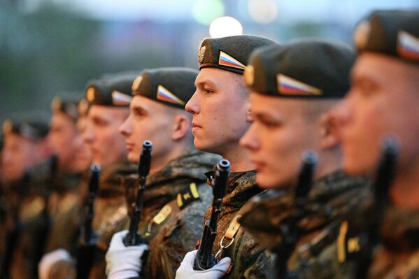 Курсанты Академии ракетных войск стратегического назначения им. Петра Великого на репетиции  - Sputnik Латвия