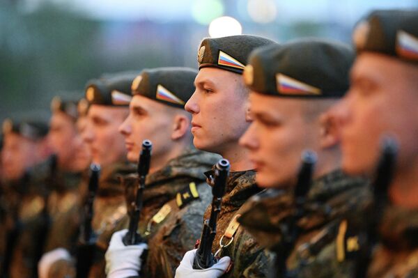 Курсанты Академии ракетных войск стратегического назначения им. Петра Великого на репетиции  - Sputnik Латвия