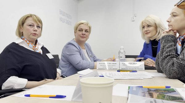В Псковском регионе семь тысяч вакансий, работодатели готовы предоставлять даже жилье - Sputnik Латвия