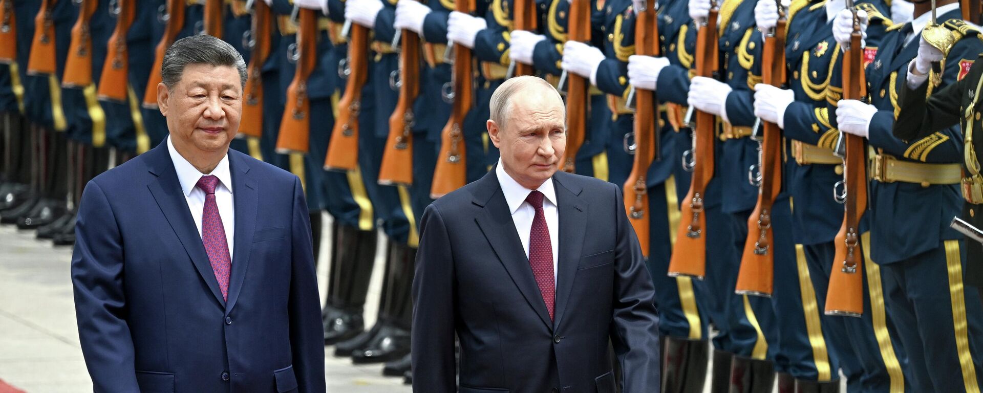 Президент РФ Владимир Путин и председатель КНР Си Цзиньпин во время встречи в Пекине - Sputnik Латвия, 1920, 20.05.2026