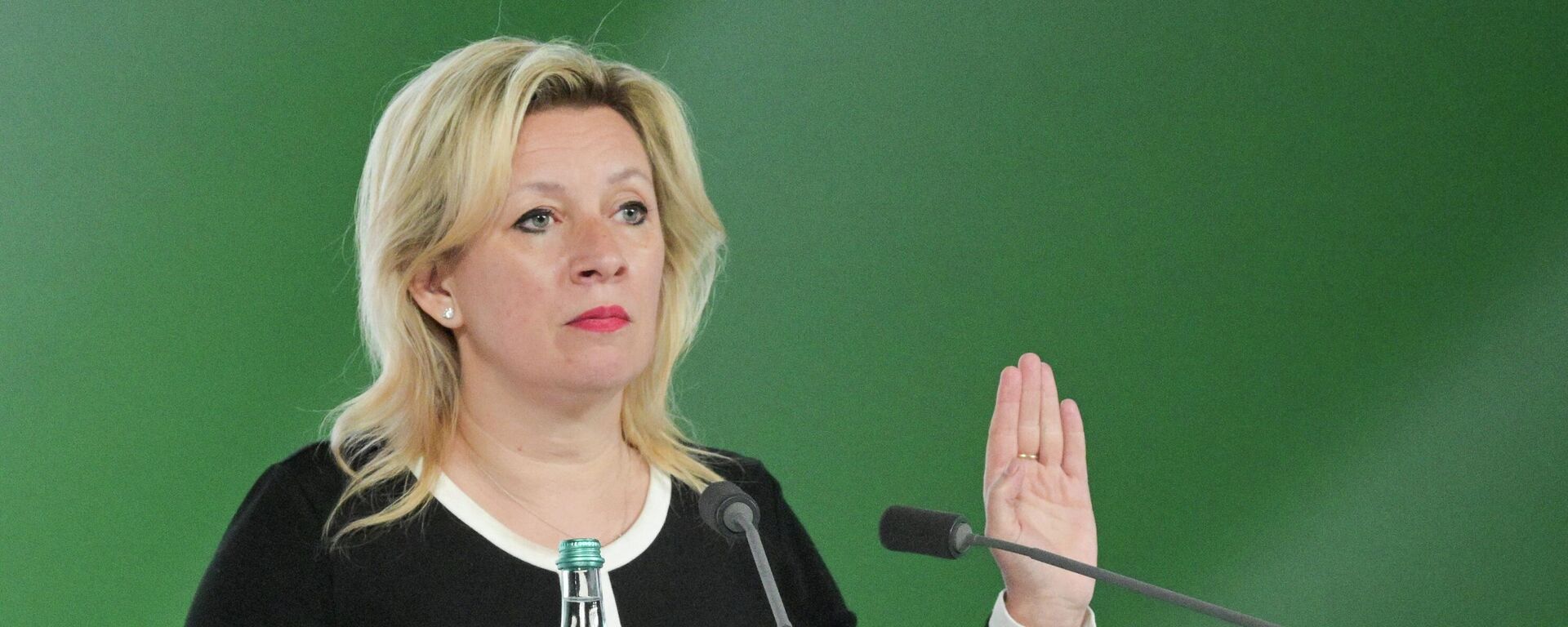 Официальный представитель МИД России Мария Захарова выступает на Первом международном форуме по безопасности - Sputnik Латвия, 1920, 26.05.2026
