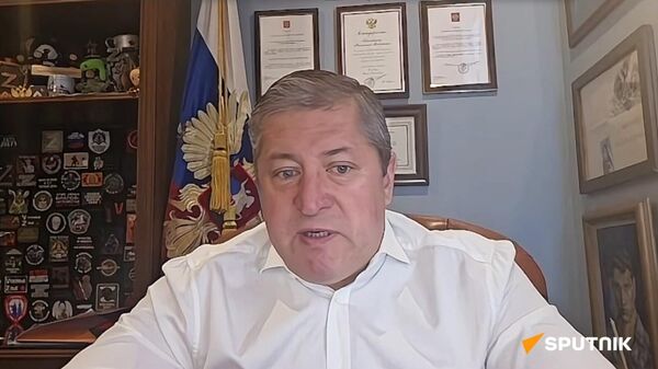 Соловьев: действия властей в Прибалтики в адрес русских уже напоминают элементы геноцида - Sputnik Латвия